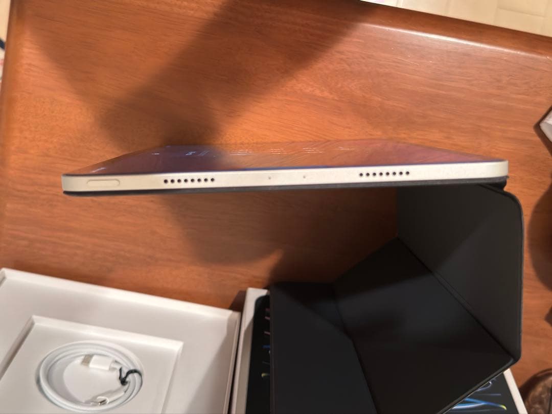 【極美品】iPad Pro 第4世代 11インチ シルバー128GB M2チップ