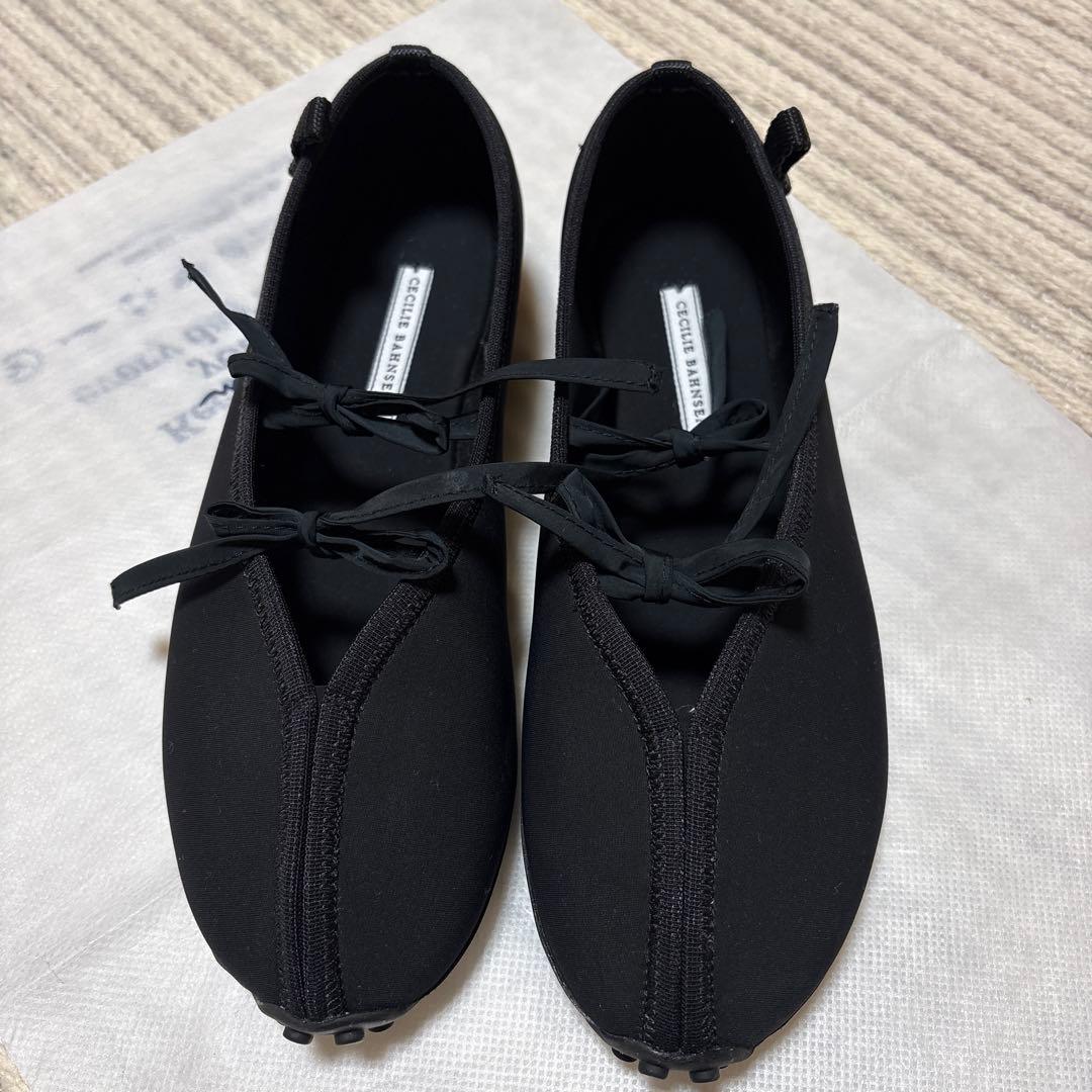 【CECILE BAHSEN】ブラックフラットシューズ