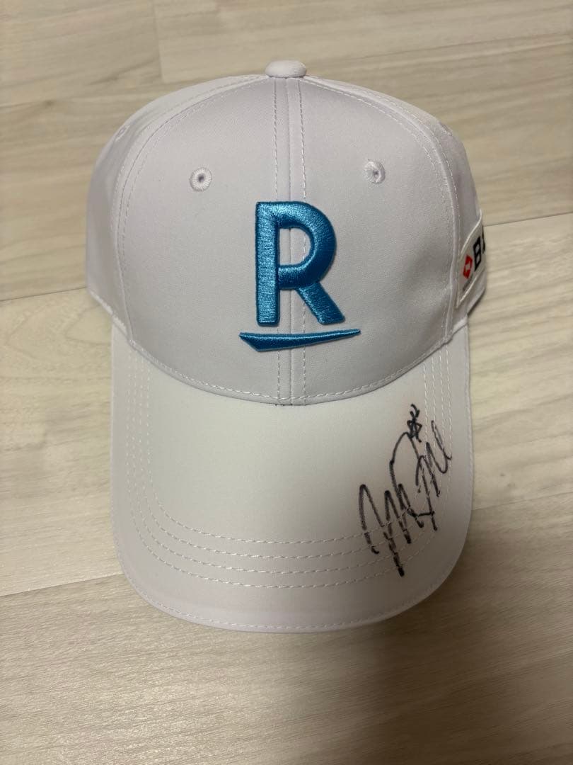 稲見萌寧　直筆サイン入りキャップ