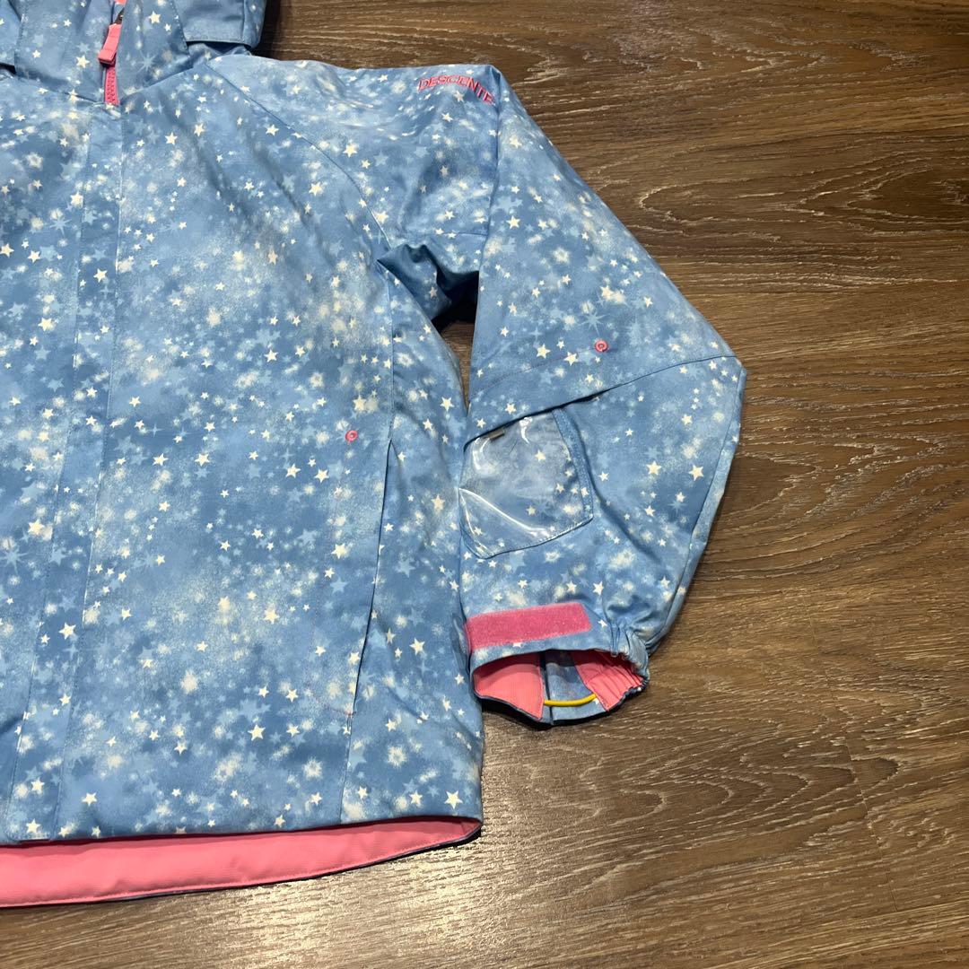 デサントほぼ未使用　150 女の子　スキーウェア 上下　スノーウェア