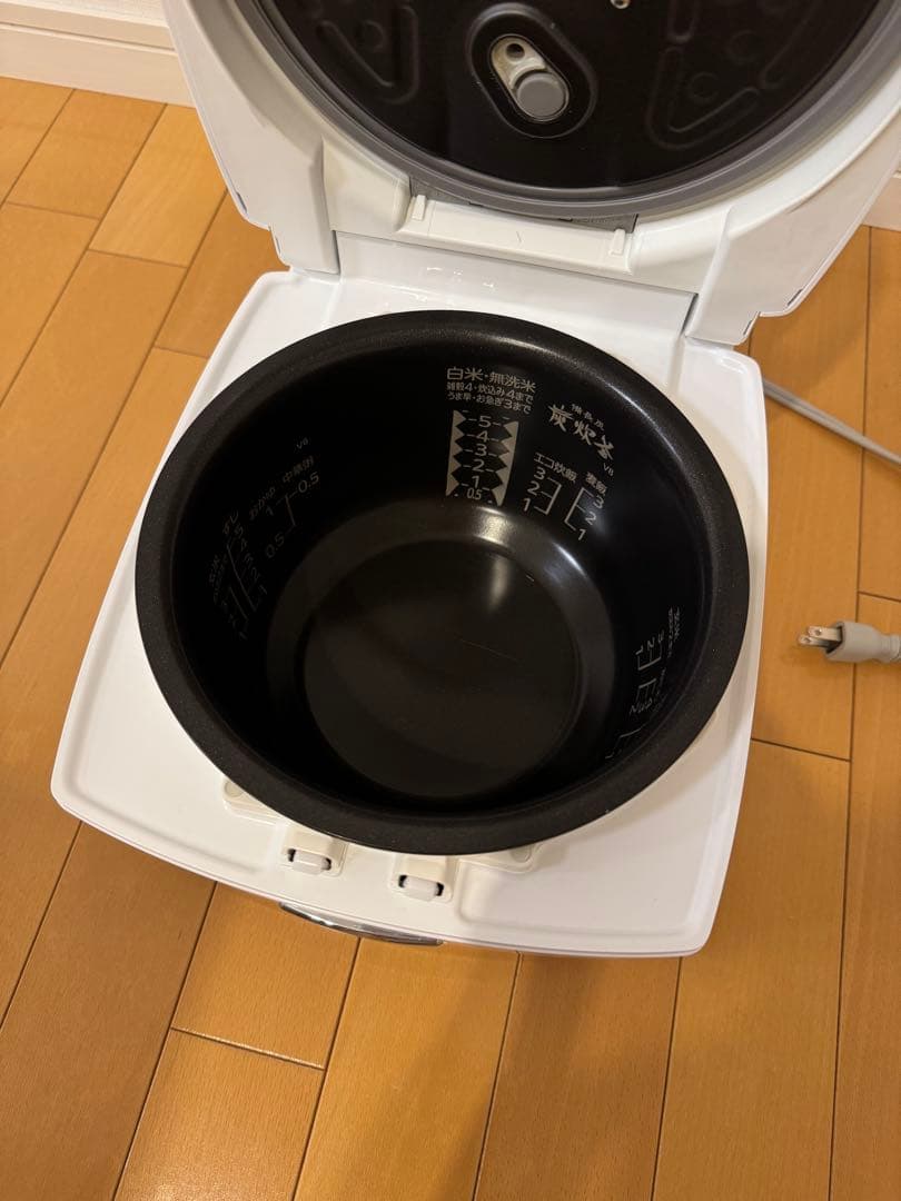 三菱　炊飯器　美品　NJ-XV10E5-W