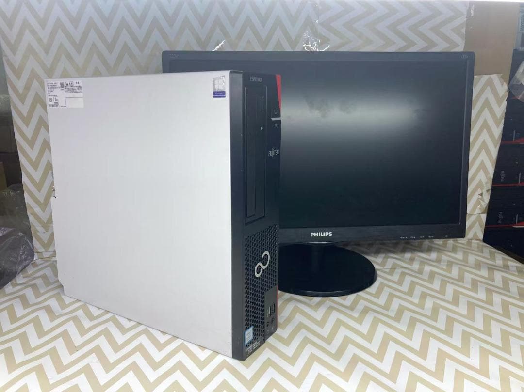 ESPRIMO D588 i5 第9世代 8GB 512GB　モニター別売り