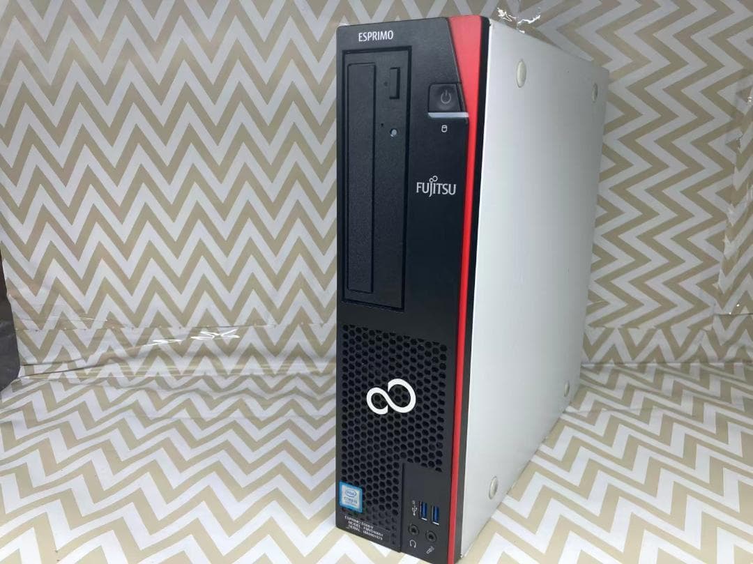 ESPRIMO D588 i5 第9世代 8GB 512GB　モニター別売り