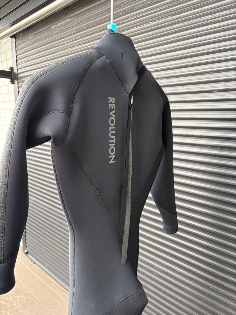 REVOレボリューション 高級素材セミドライ・フルスーツ【L〜XL相当】