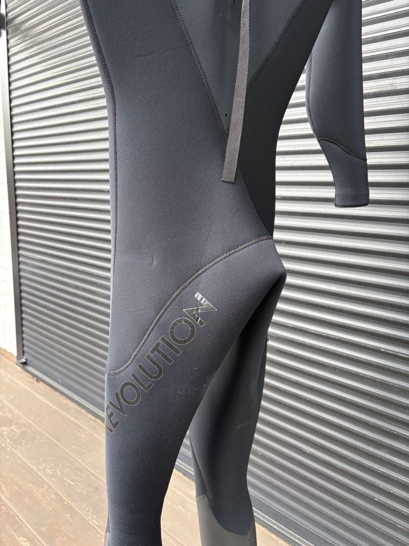 REVOレボリューション 高級素材セミドライ・フルスーツ【L〜XL相当】