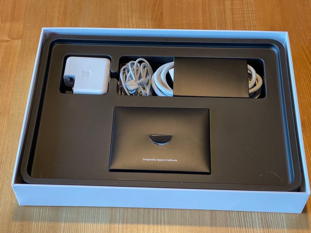 R*d様 Apple MacBook Air A1466 シルバー