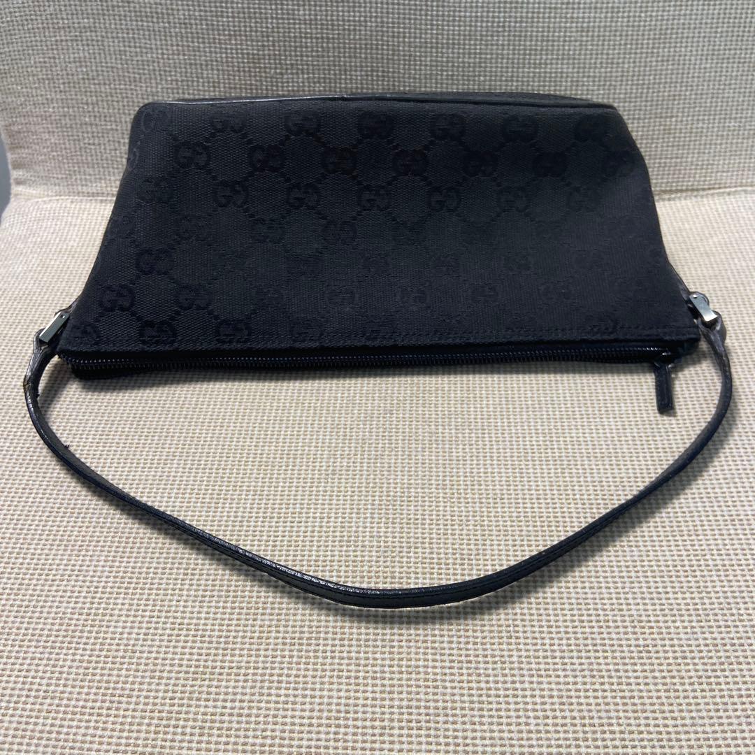 【人気品】グッチGUCCI黒 GG柄アクセサリーポーチ ワンショルダーバッグ