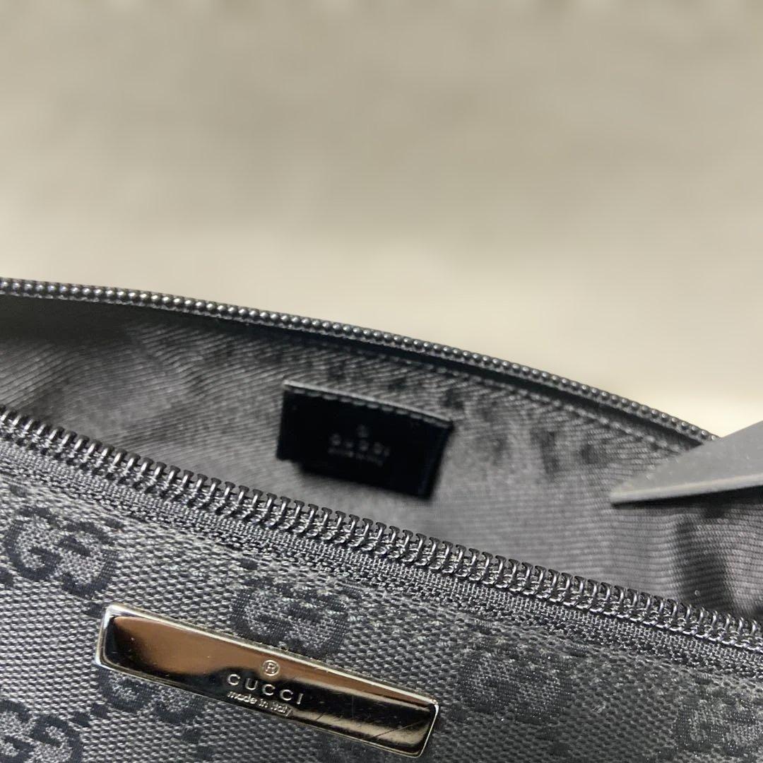 【人気品】グッチGUCCI黒 GG柄アクセサリーポーチ ワンショルダーバッグ