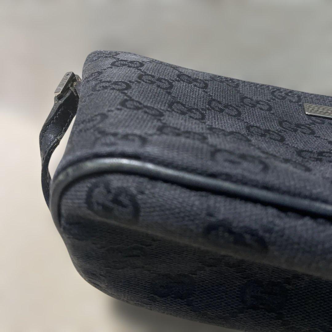 【人気品】グッチGUCCI黒 GG柄アクセサリーポーチ ワンショルダーバッグ