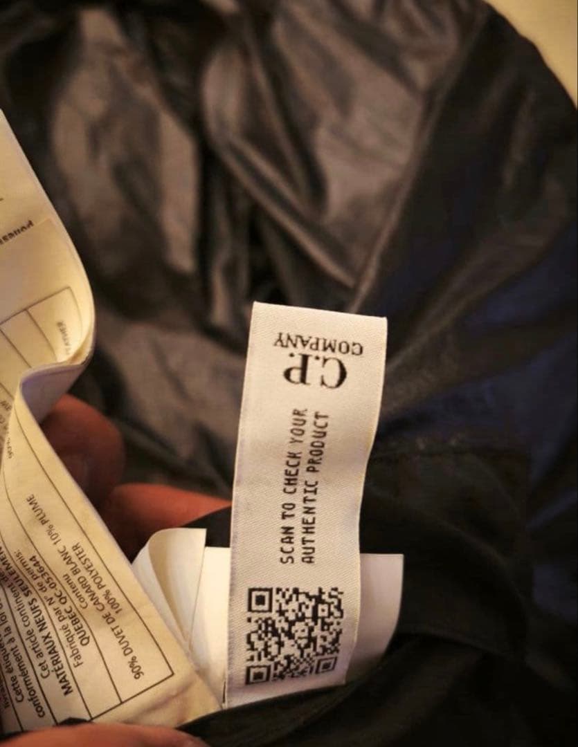 C.P. Company ゴーグル付きダウンジャケット