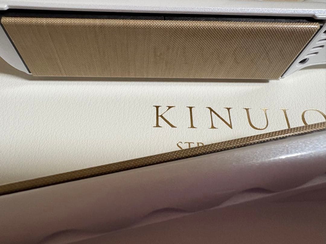 【極美品】KINUJO ストレートアイロン LM-225 ホワイト