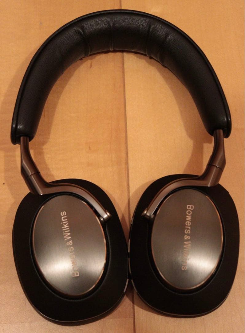 Bowers & Wilkins Px8 ワイヤレスヘッドホン