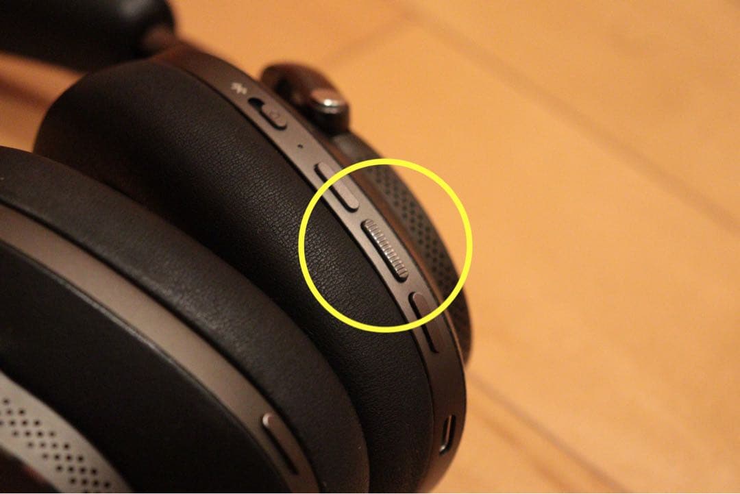 Bowers & Wilkins Px8 ワイヤレスヘッドホン