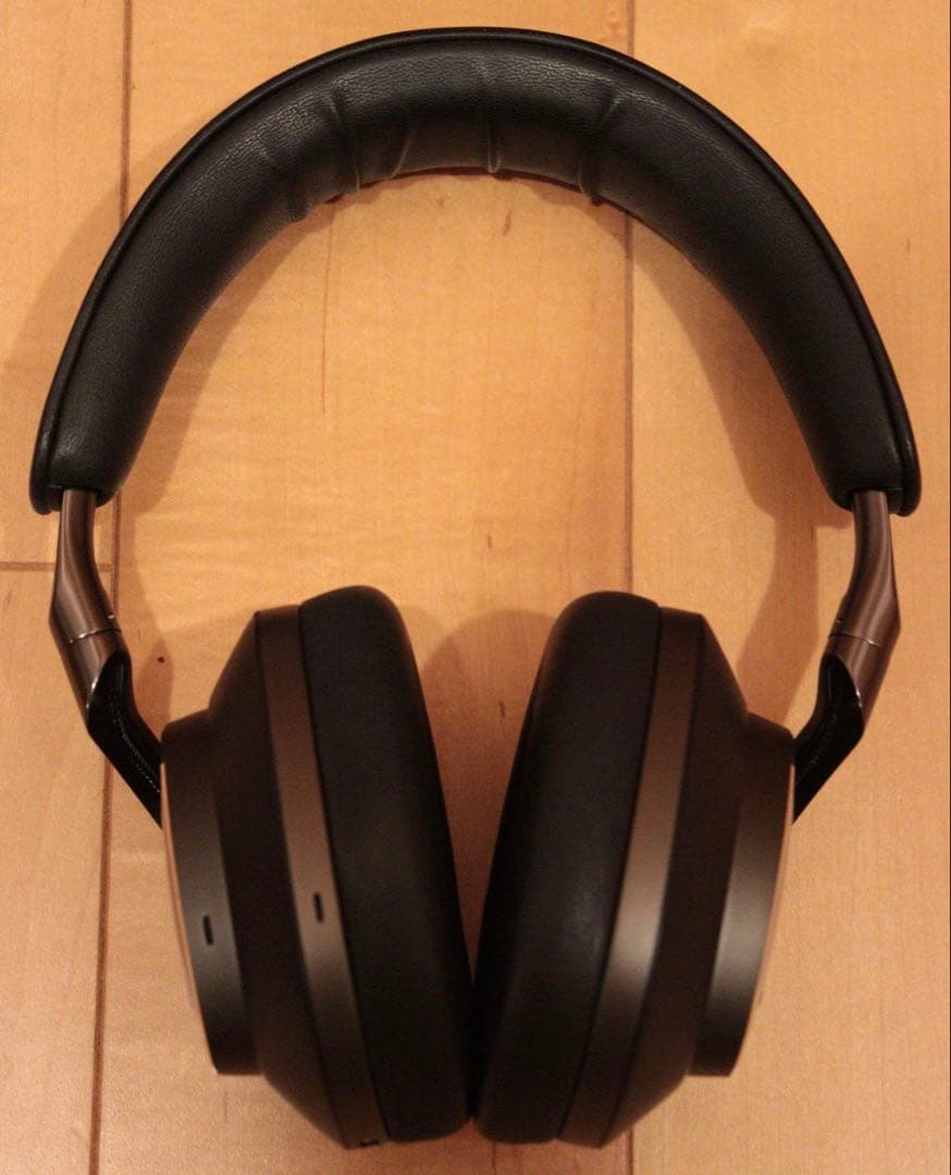 Bowers & Wilkins Px8 ワイヤレスヘッドホン