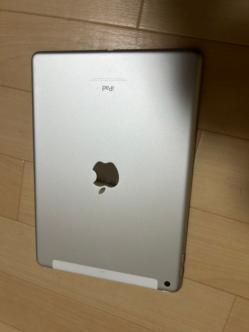 Apple iPad (第6世代 美品Wi-Fi+cellular本体のみ