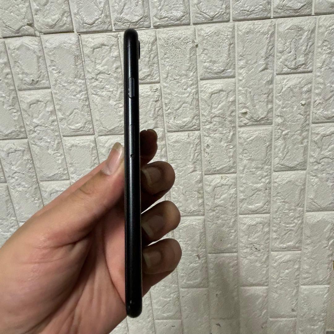 ジャンク 箱付き iPhoneSE2 128GB 黒 MHGT3J/A