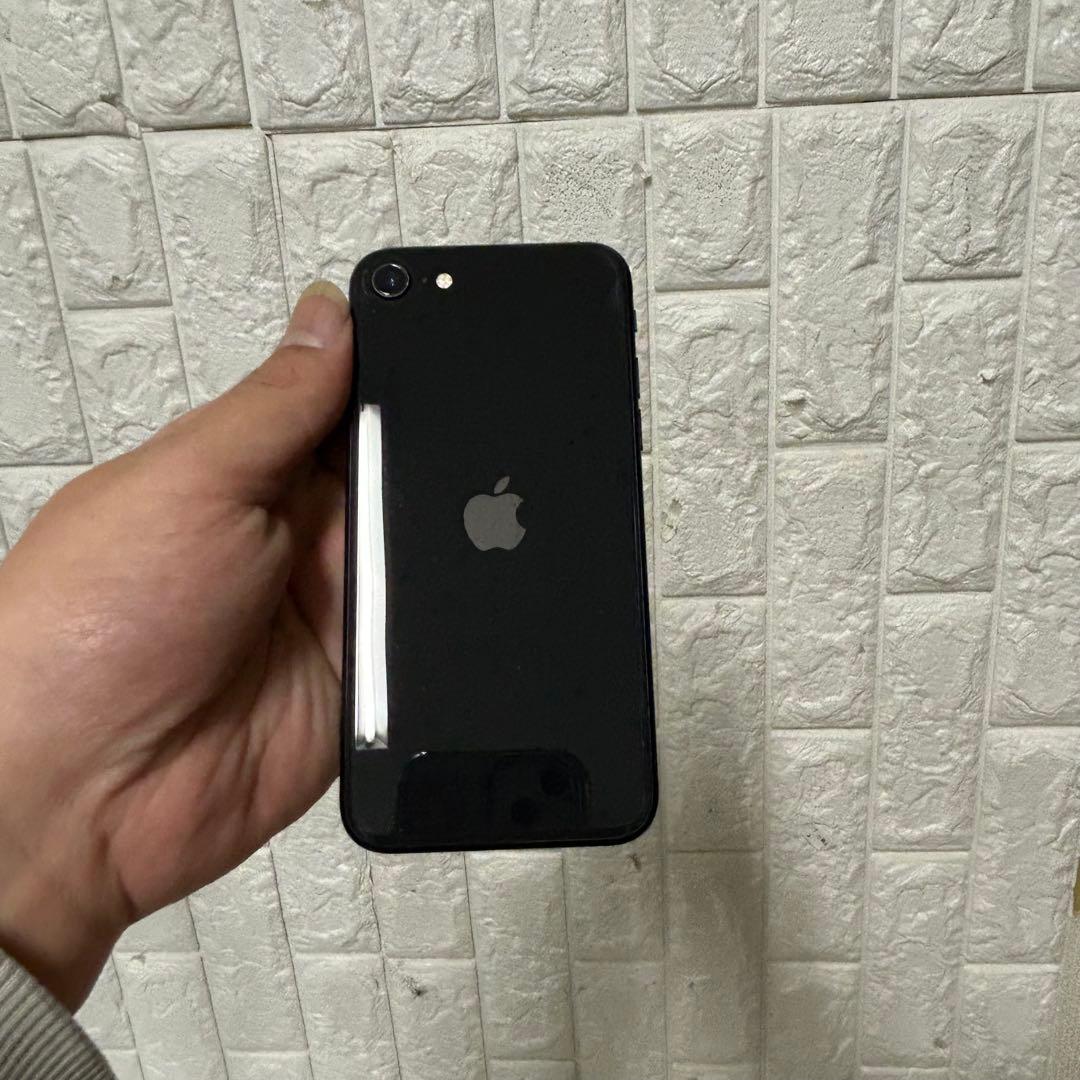 ジャンク 箱付き iPhoneSE2 128GB 黒 MHGT3J/A