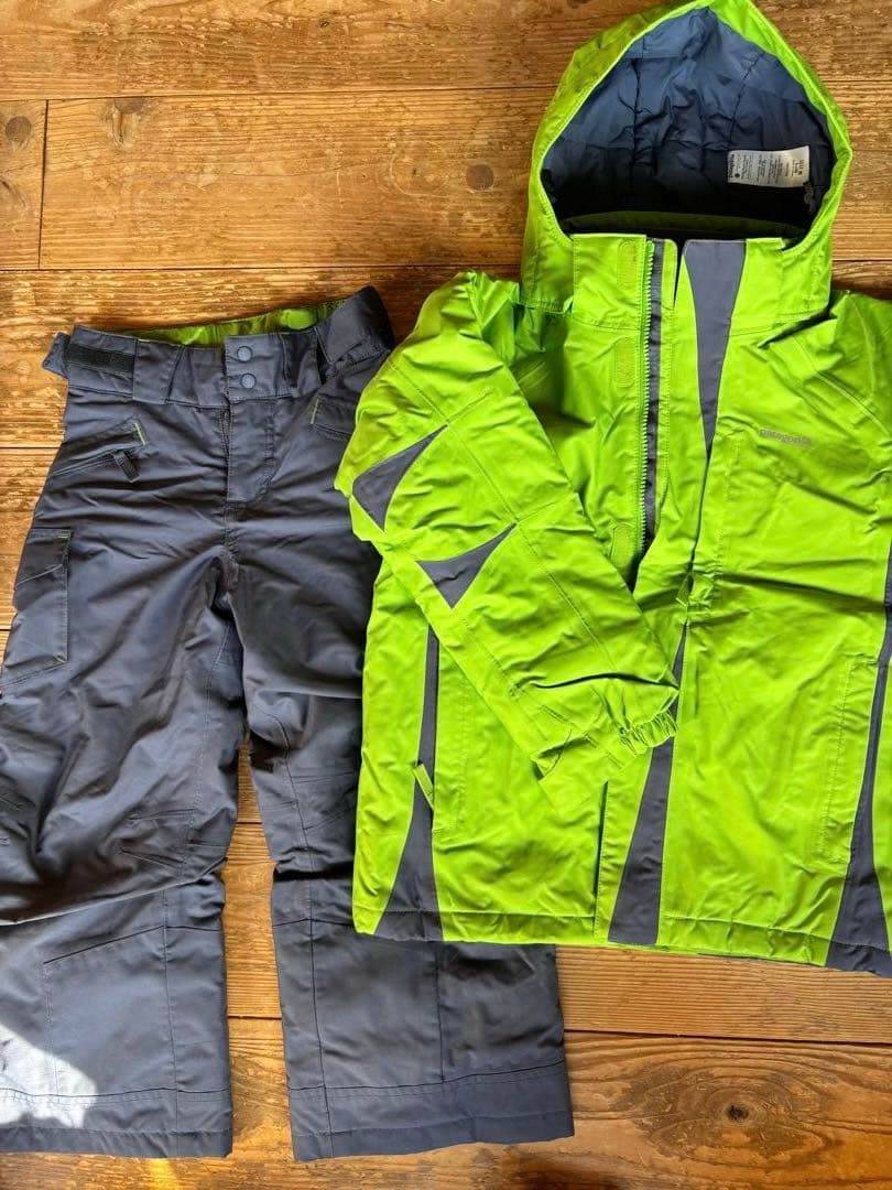 パタゴニア 子ども用(キッズ)スキーウェア　スノージャケット　スキーパンツ