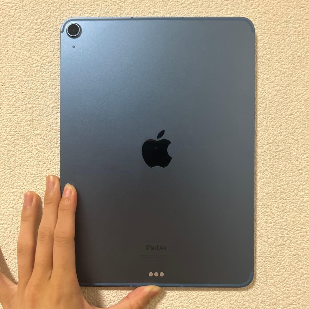 (りょう)iPad Air (第５世代) Wi-Fi 64GBブルー