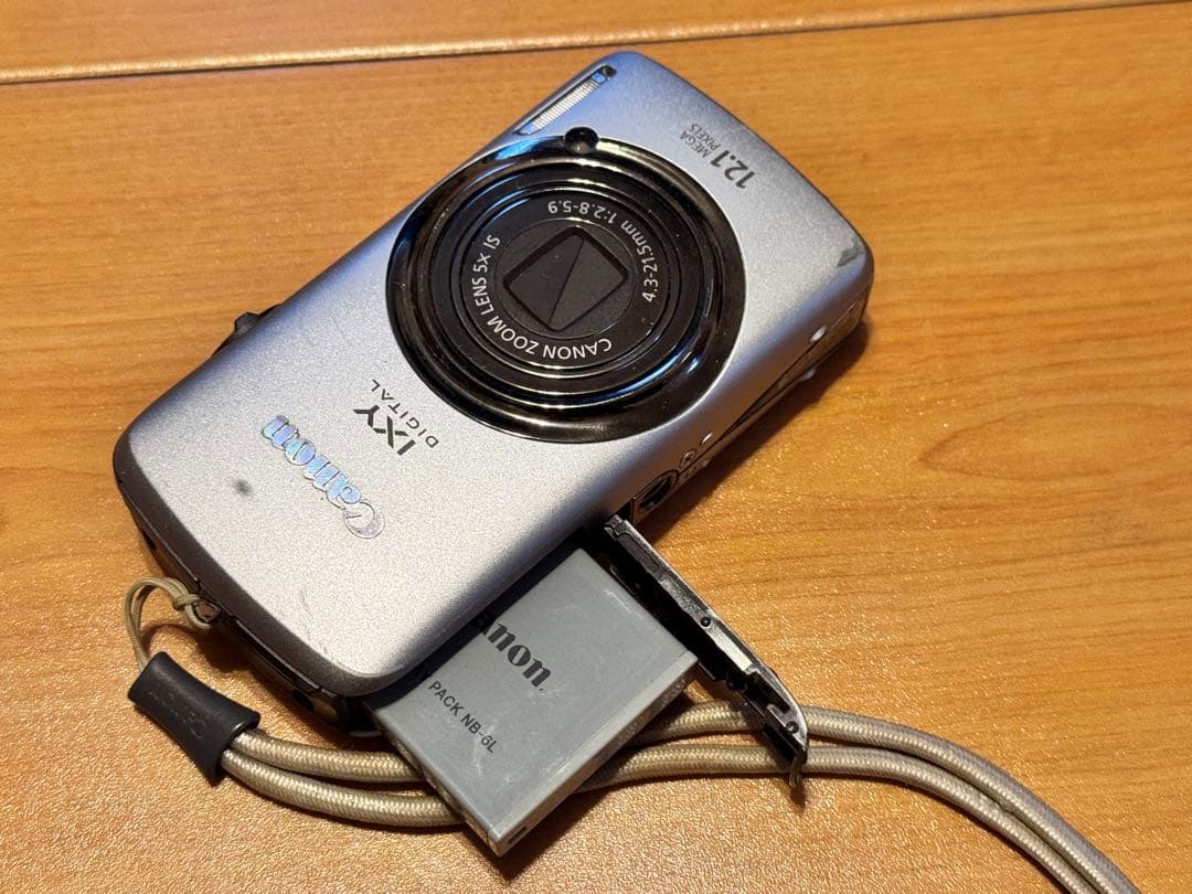 Canon IXY DIGITAL 930ISシルバー　12.1メガピクセル