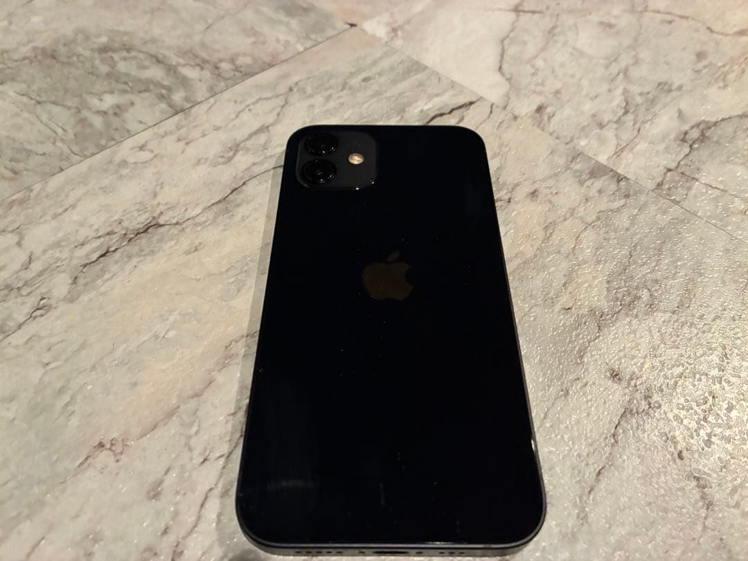 Apple iPhone 12ブラック 本体