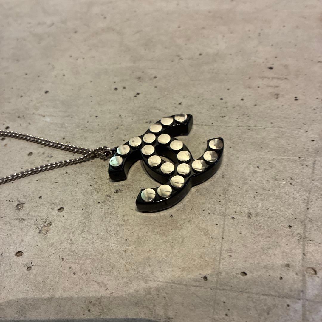 た*や様 CHANEL ロゴネックレス メタル製