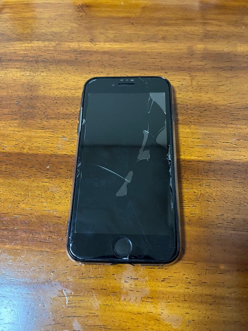 iPhone8 64GB SIMフリー　⚠️画面割れあり(タッチは問題なし)　黒色