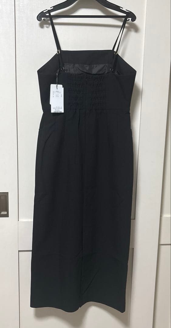 【新品、タグ付き】 JUSGLITTY テーラリング キャミ ワンピース ♡♡