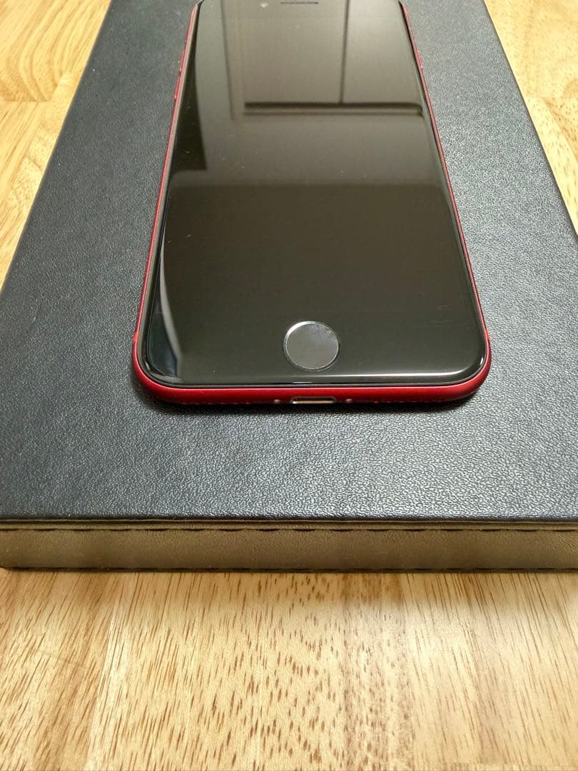 美品　iPhone SE 第二世代　①