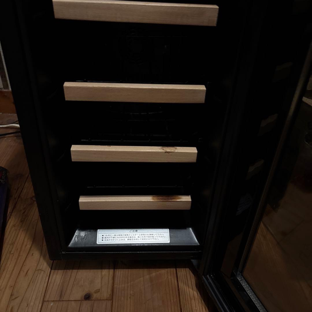 （中古美品）デバイスタイル 右開きワインセラー(18本収納) CF-P18W