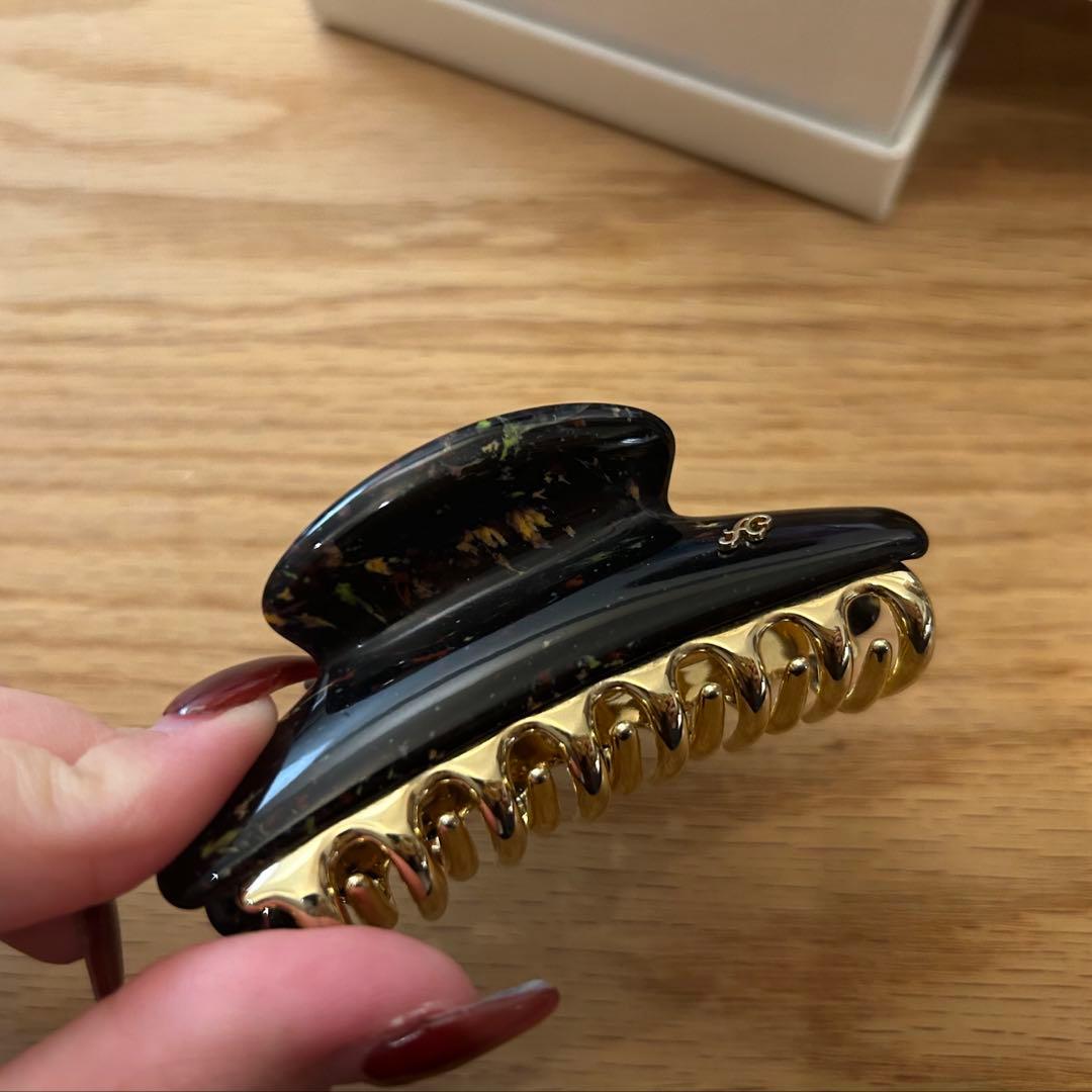 ACCA アッカ　マーブルが珍しいバービークリップMサイズ　ブラック