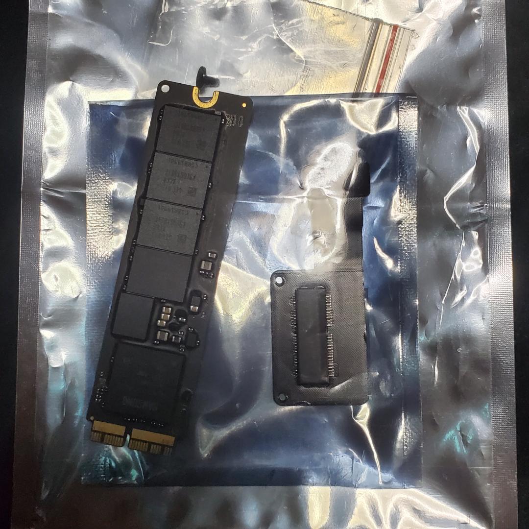 【Apple純正】PCIeM.2アダプター/純正m.2取外し品128GB動作品