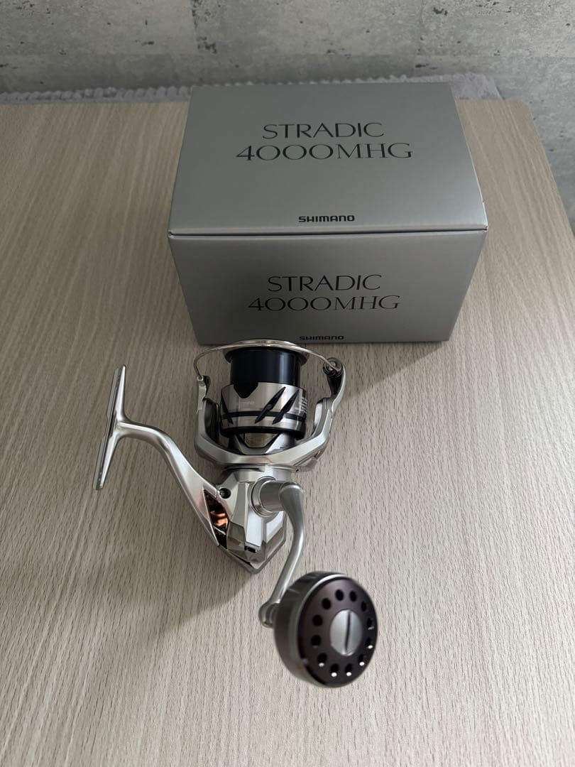 23ストラディック 4000MHG 新品未使用 ハンドルノブカスタム