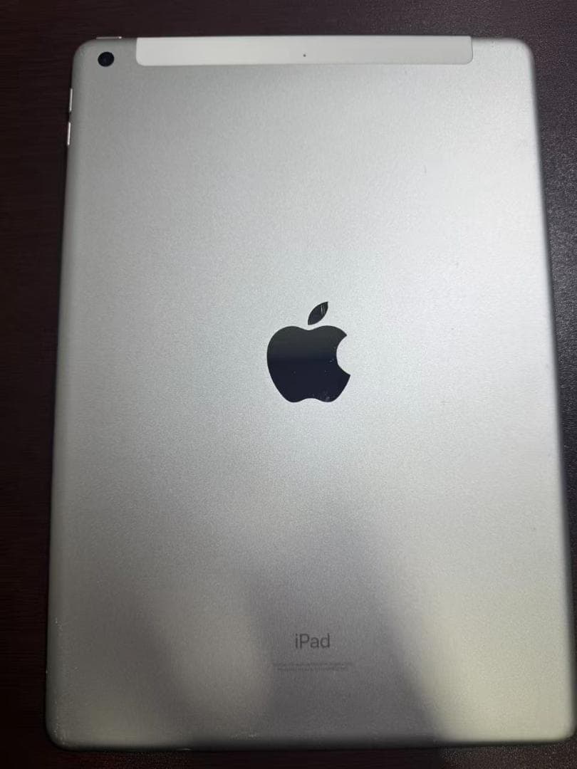 iPad 第9世代　256GB　シルバー　中古品