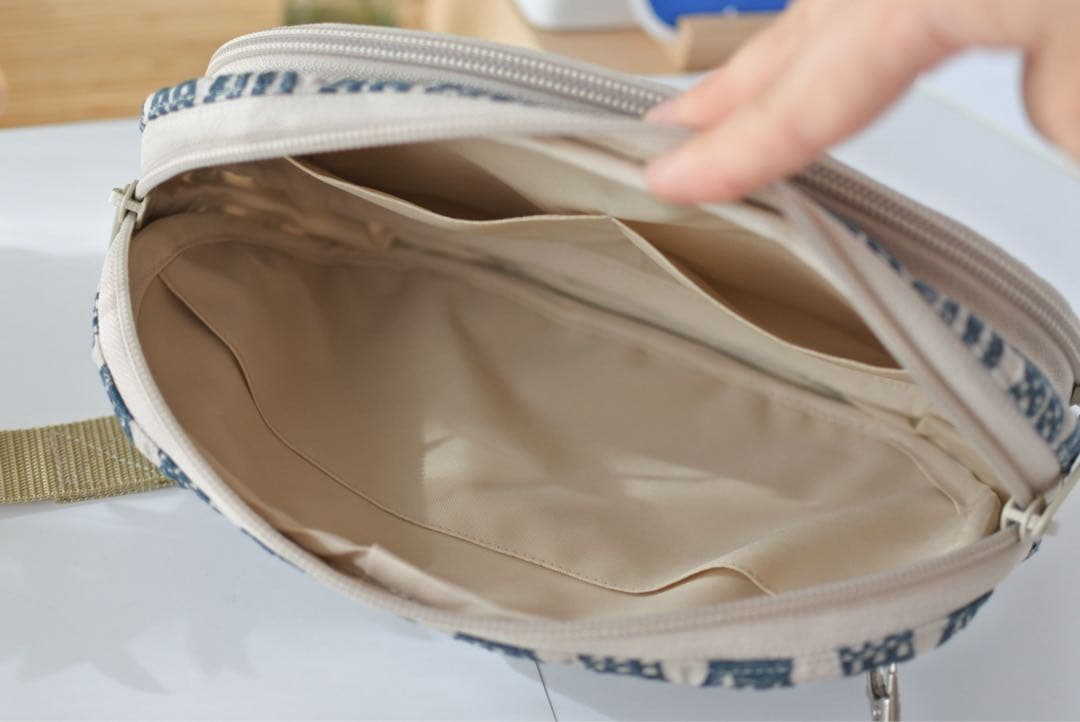 ミナペルホネン　ポンピアのカンガルーバッグ