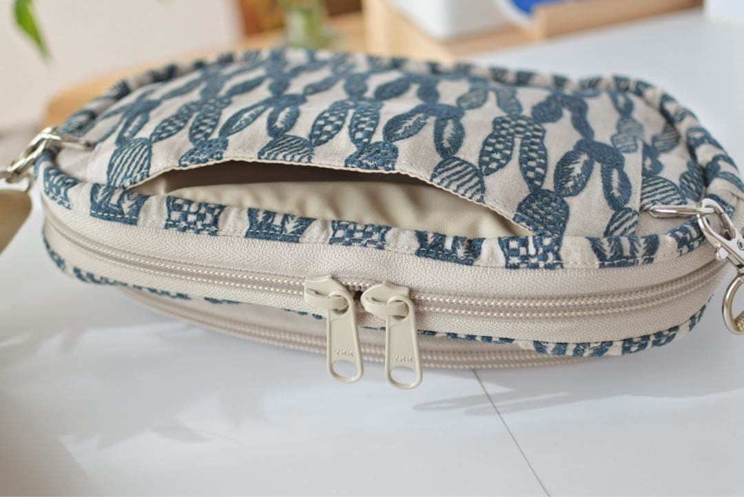 ミナペルホネン　ポンピアのカンガルーバッグ