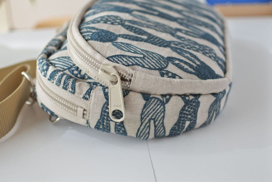 ミナペルホネン　ポンピアのカンガルーバッグ