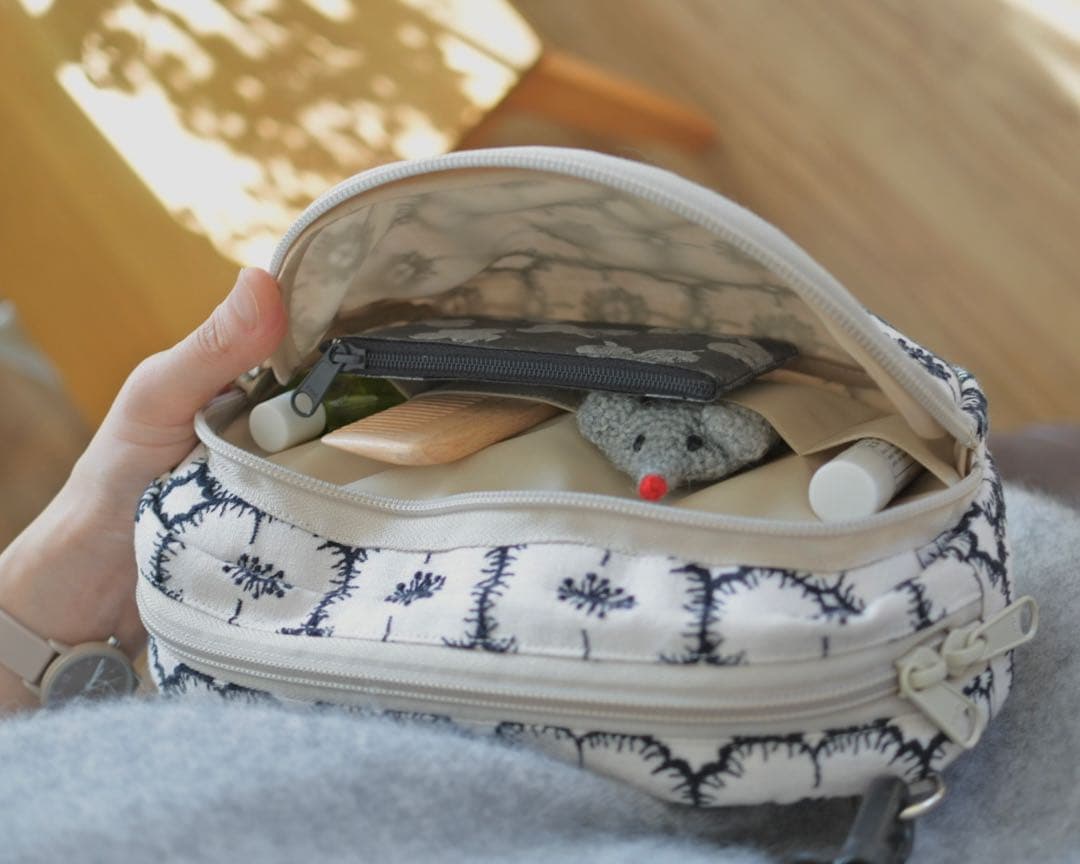 ミナペルホネン　ポンピアのカンガルーバッグ