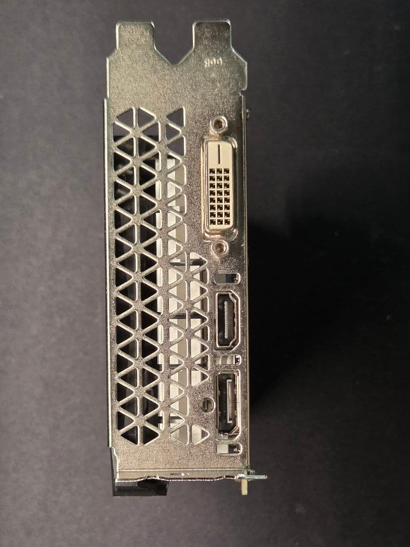 Colorful GTX 1650 GDDR6 補助電源有り版