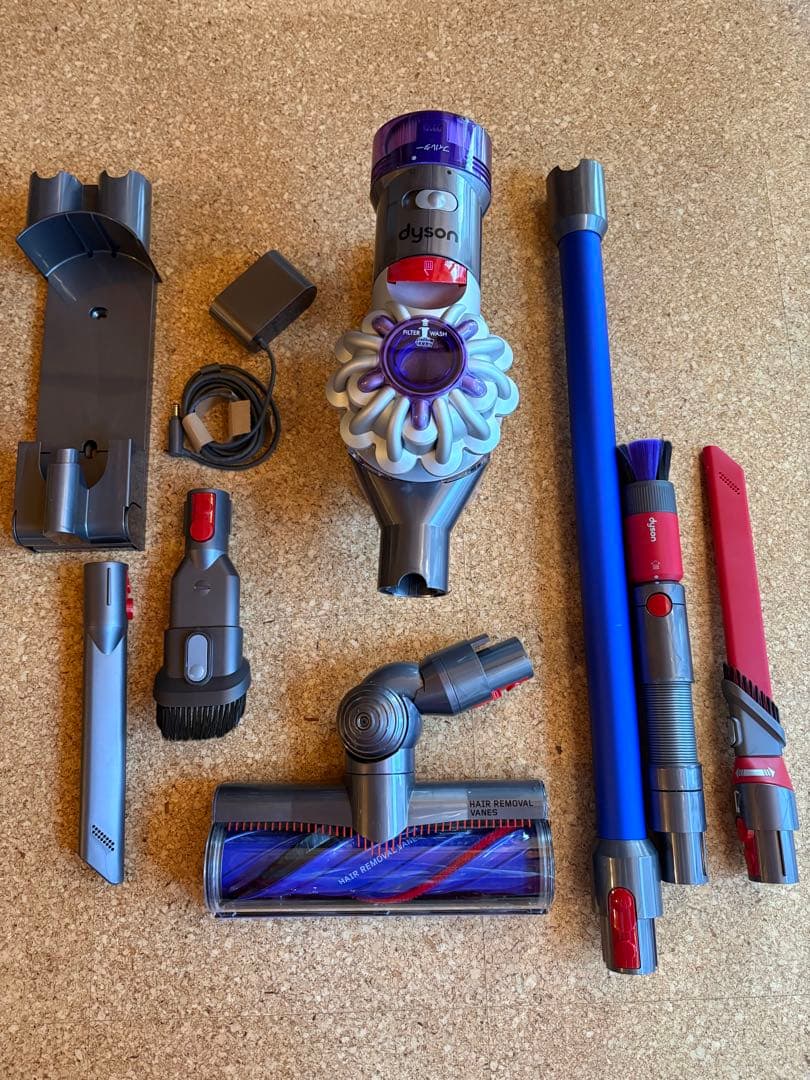 Dyson 掃除機(キャニスター)本体 付属品付き　sv25 【美品】