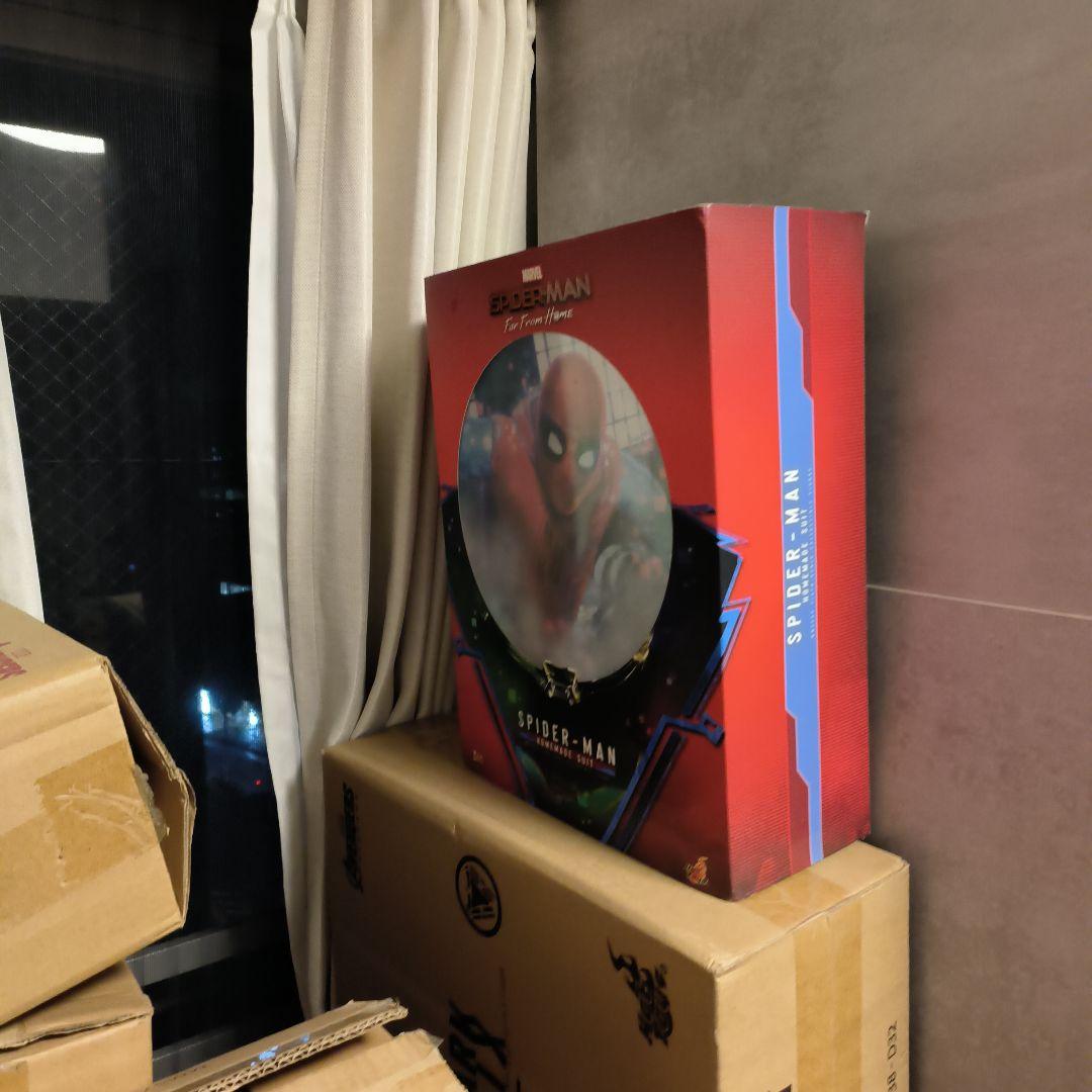 【開封済】ホットトイズ　スパイダーマン　ホームメイドスーツ版　ファーフロムホーム