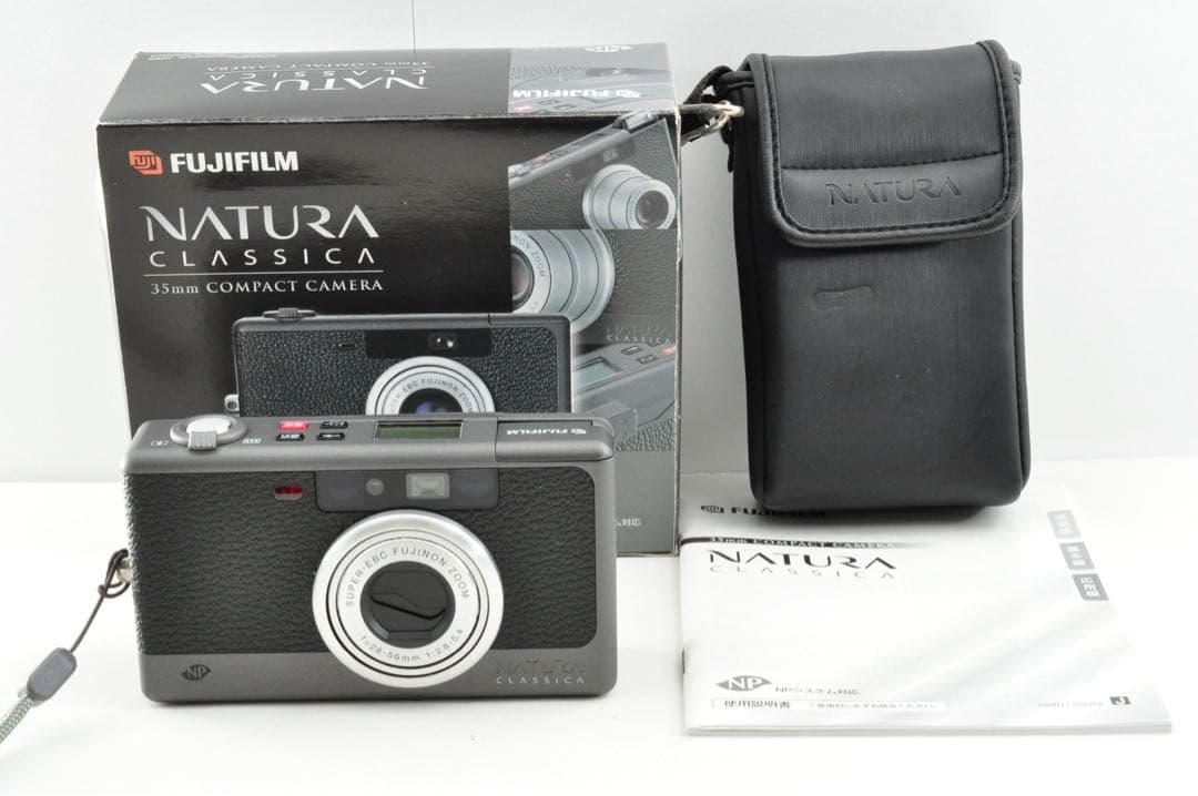 美品　FUJIFILM NATURA CLASSICA フィルムカメラ