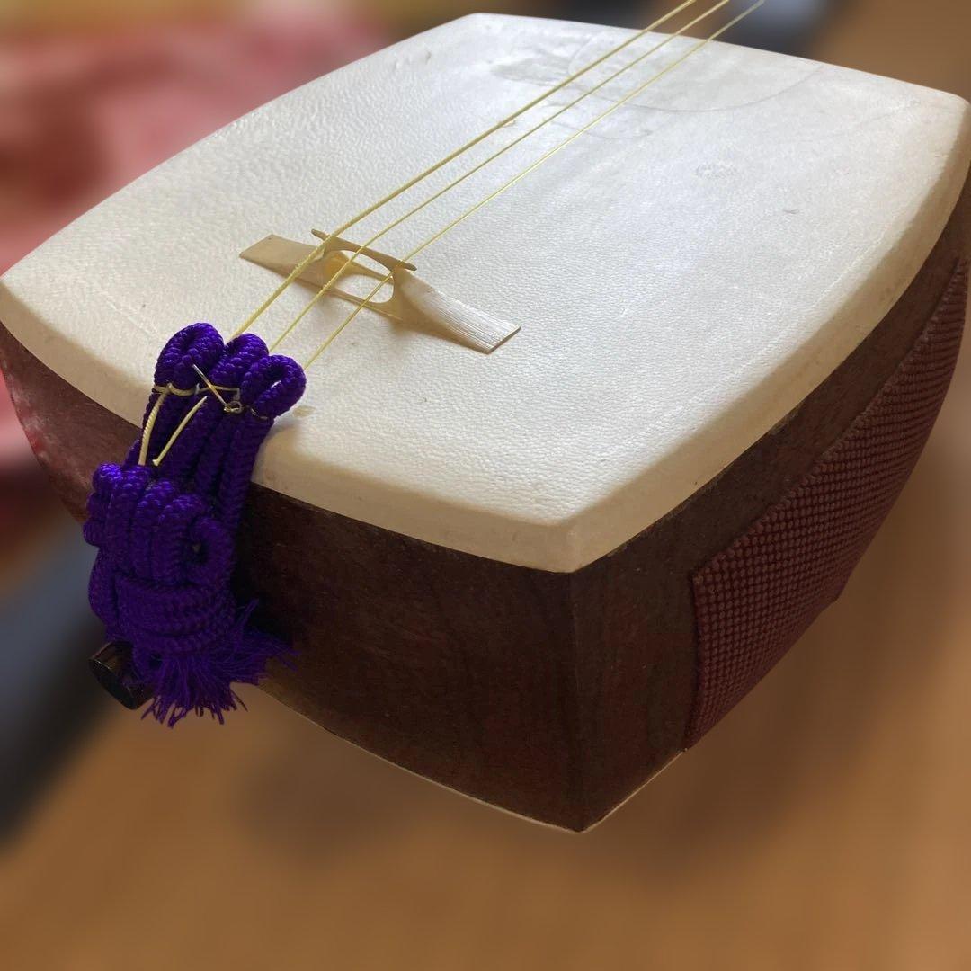 三味線1棹、収納長袋及び三味線の2棹立箱の3点セット