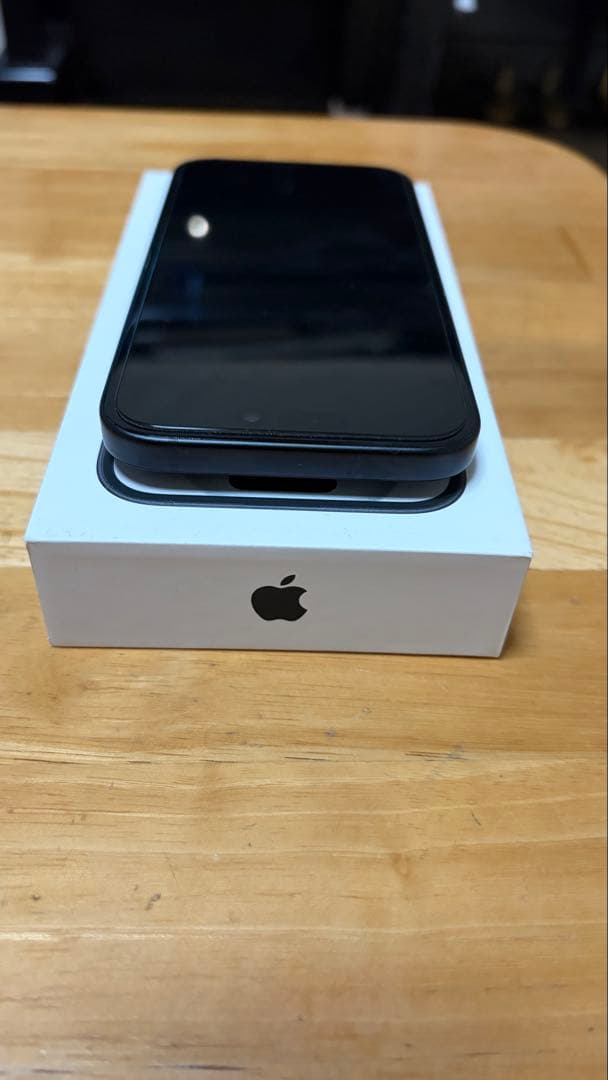 iPhone 15 256gbブラック 本体 SIMフリー 保証付き