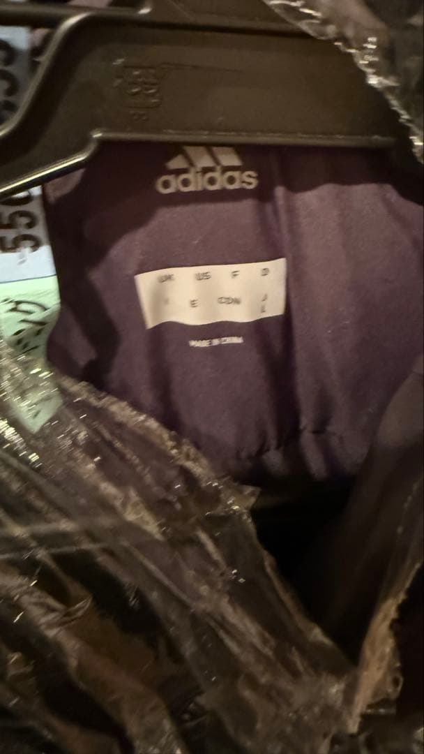 adidas フード付きダウンジャケット 黒