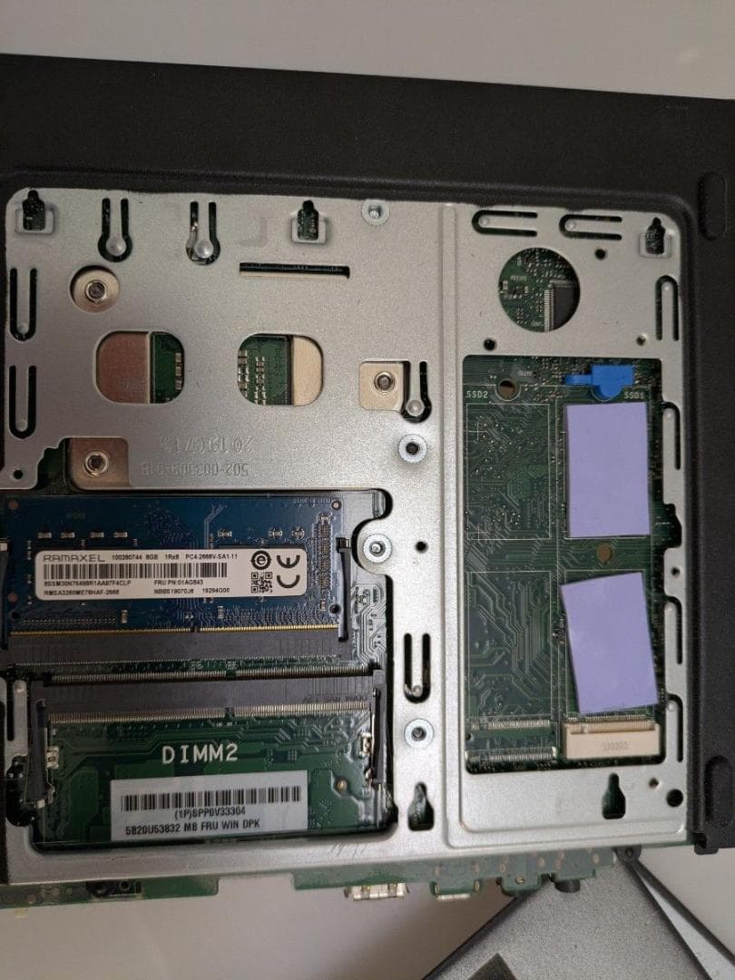 Lenovo ThinkCentre M720q i5-8400T 8GB 2台