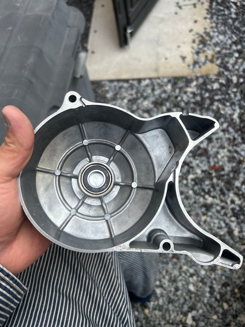 武川　ジェネレーターカバー　バフ掛け