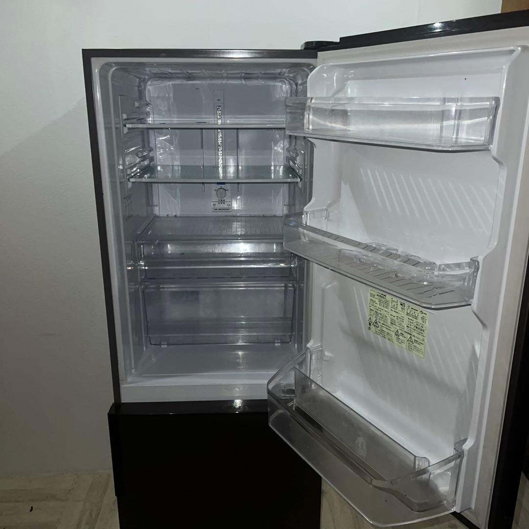 送料設置無料　SHARP 2ドア冷蔵庫 271L 新生活