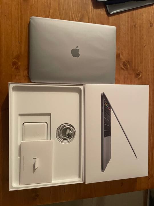 MacBook Pro 13inch スペースグレイ, 2018