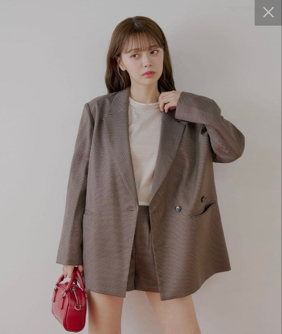 Chico オーバーダブルジャケット・チャーム付タックショートパンツ